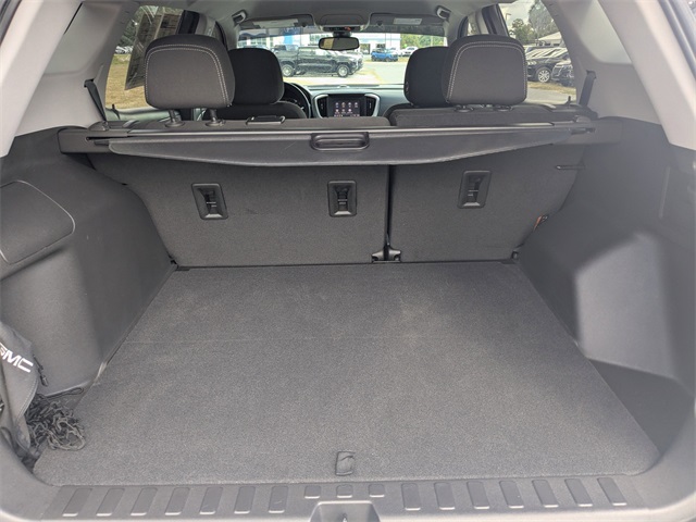 2023 GMC Terrain SLE Image 10 of 32