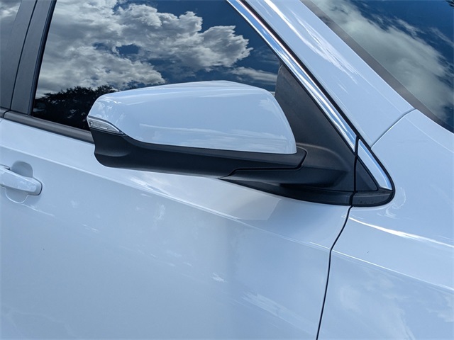 2023 GMC Terrain SLE Image 21 of 32