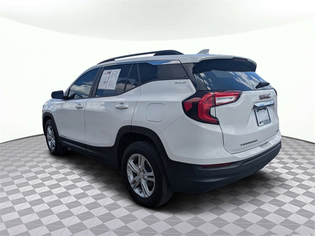 2023 GMC Terrain SLE Image 7 of 32