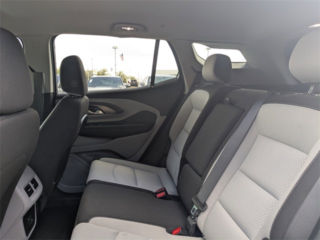 2023 GMC Terrain SLE Image 11 of 32