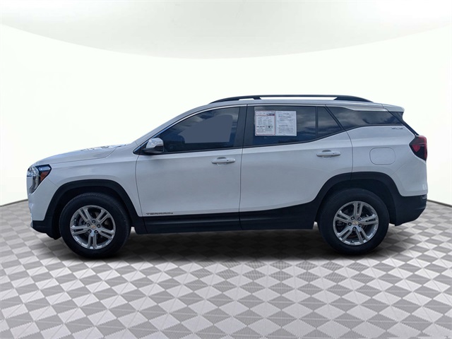 2023 GMC Terrain SLE Image 8 of 32