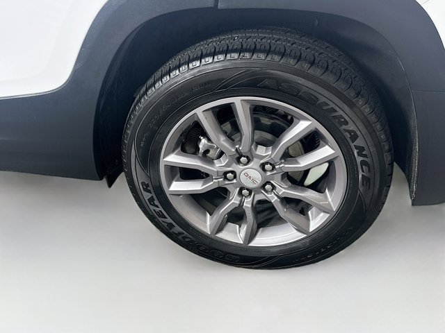 Vehicle image 10 of 30