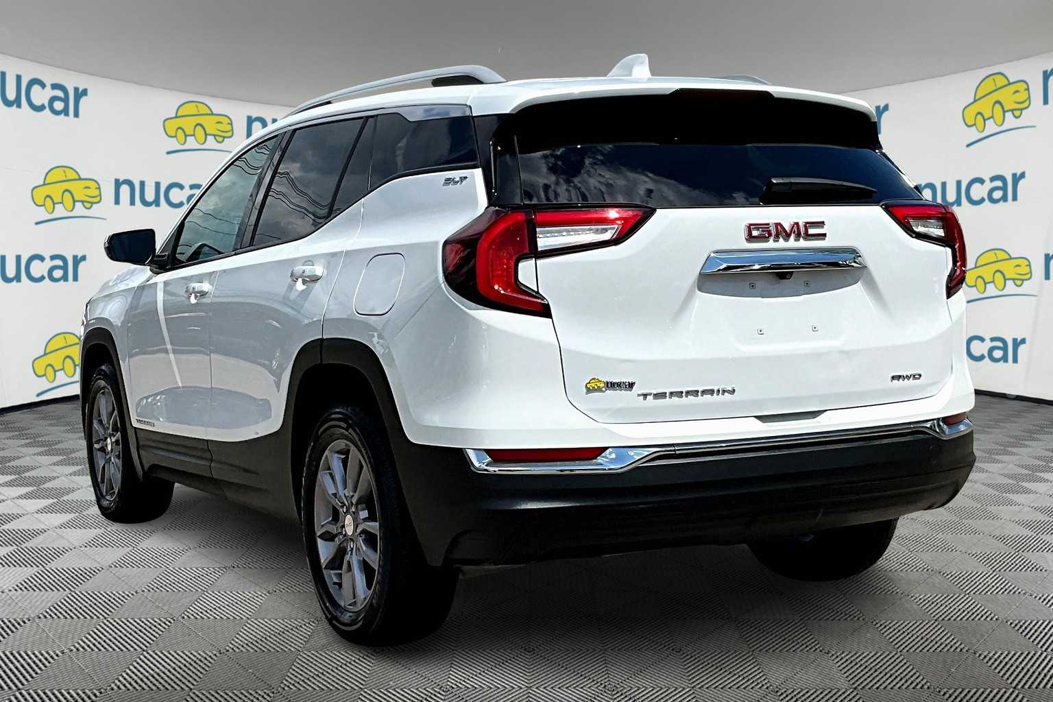 Vehicle image 5 of 34