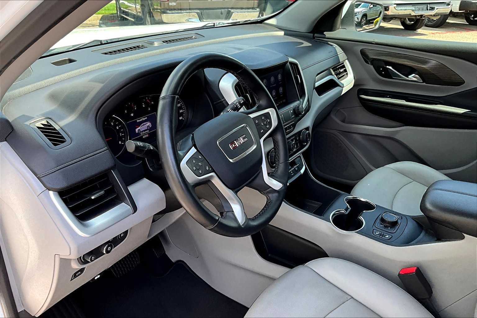 Vehicle image 17 of 34