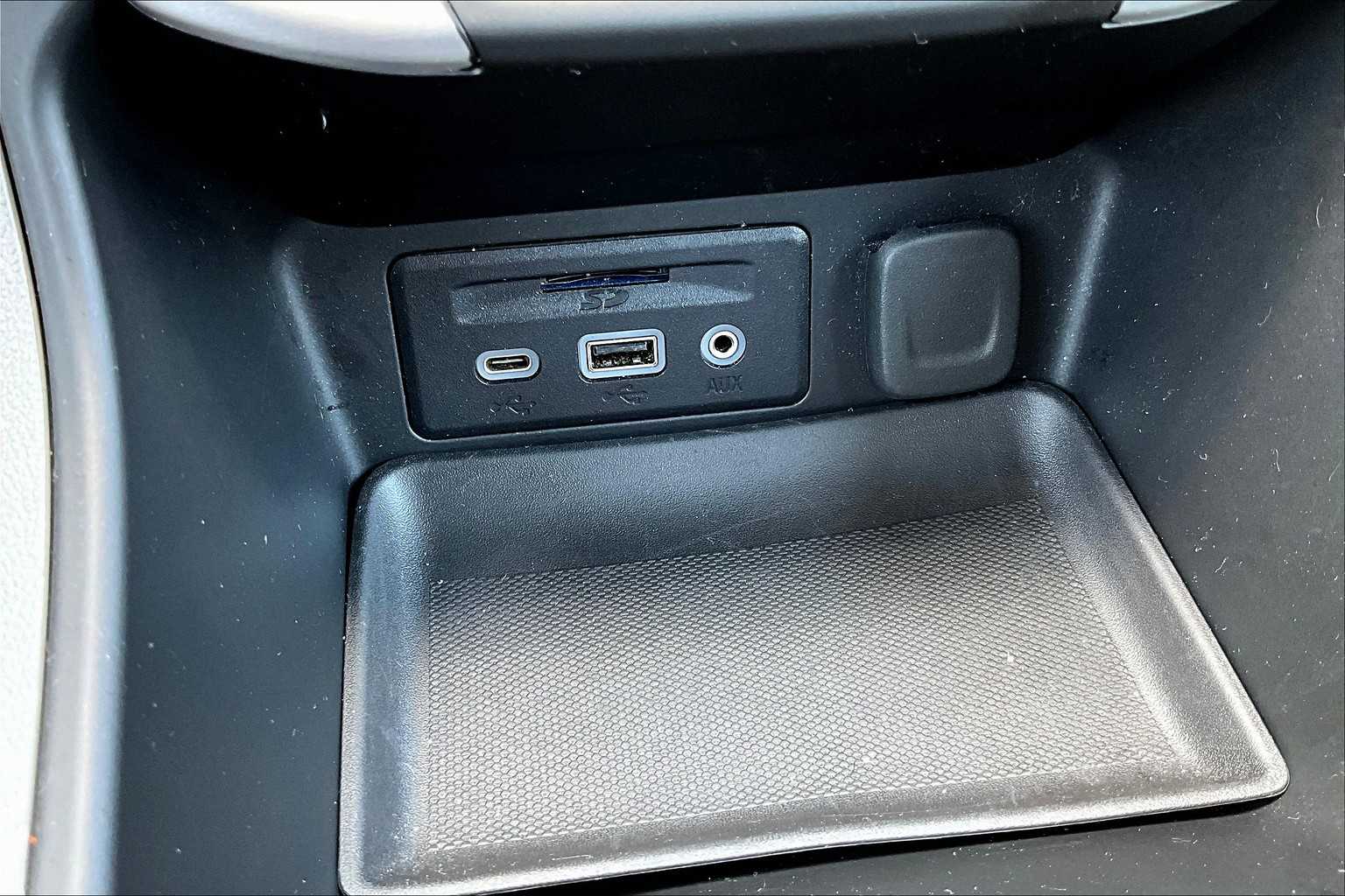 Vehicle image 29 of 34