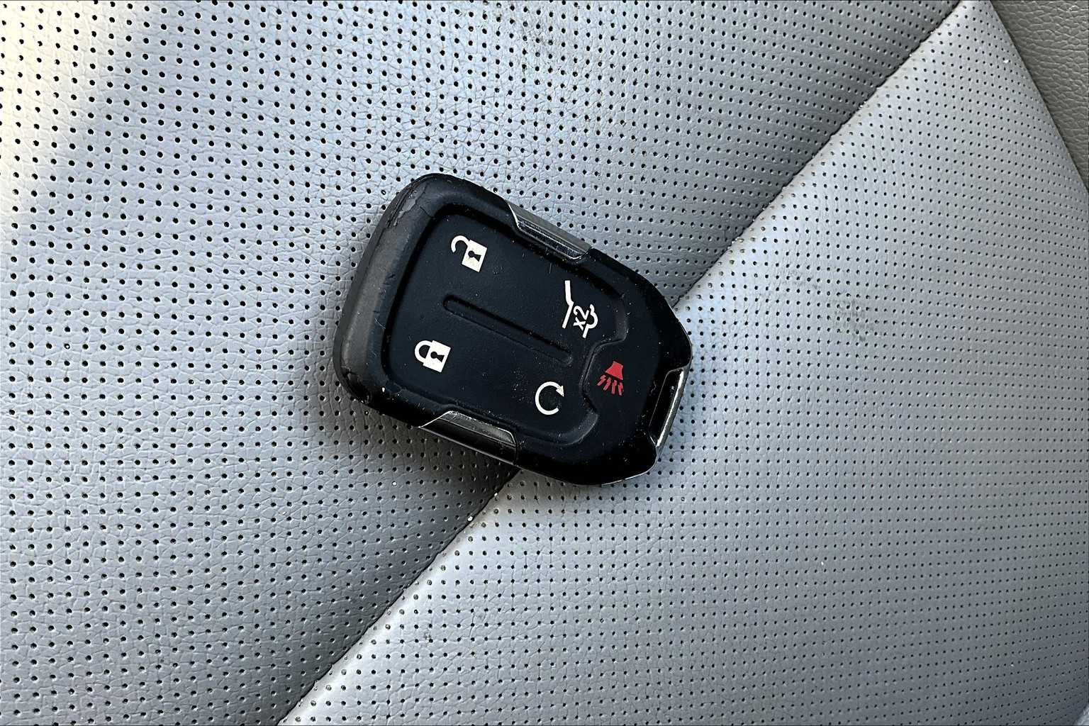 Vehicle image 28 of 34