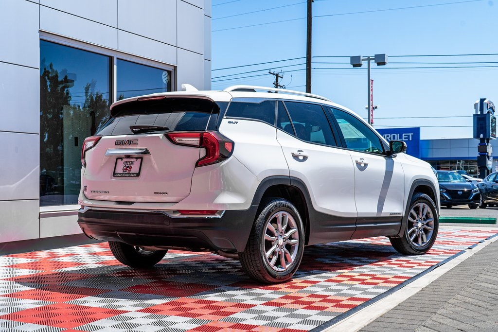 Vehicle image 5 of 10