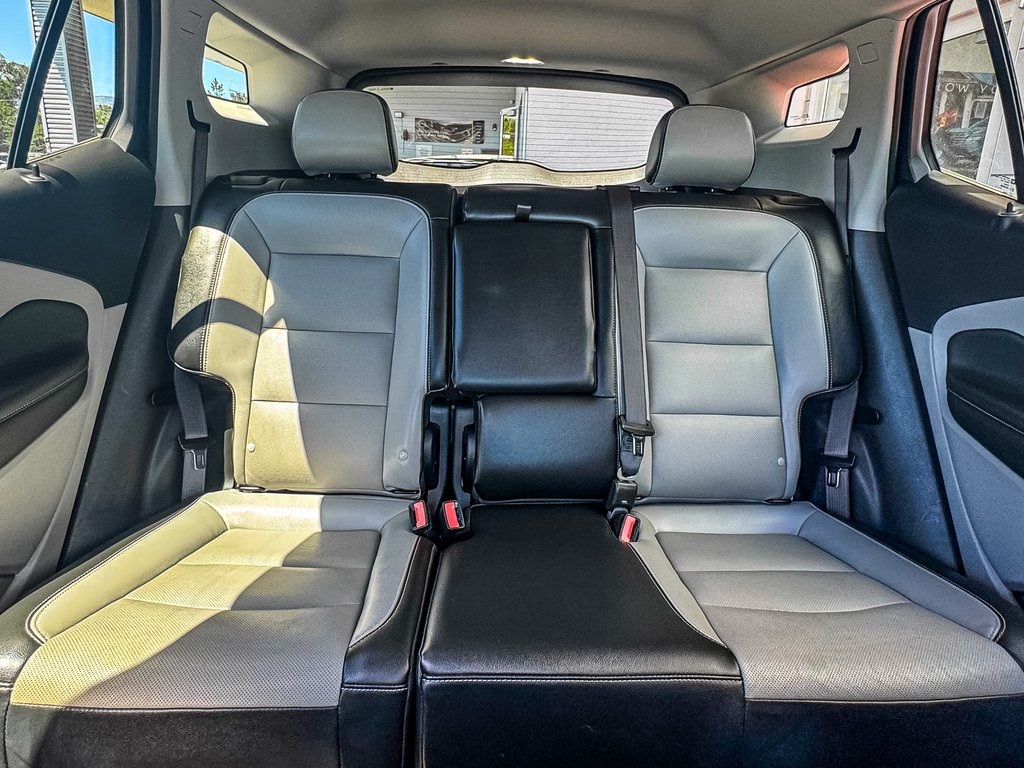 Vehicle image 9 of 10