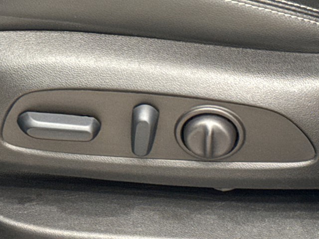 Vehicle image 35 of 50