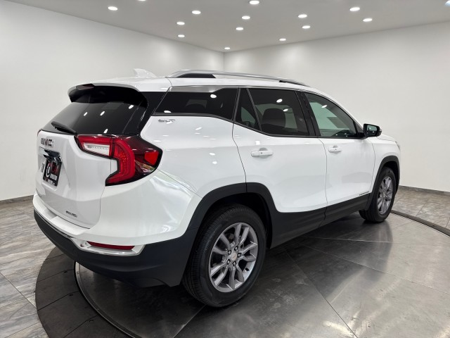 Vehicle image 4 of 50