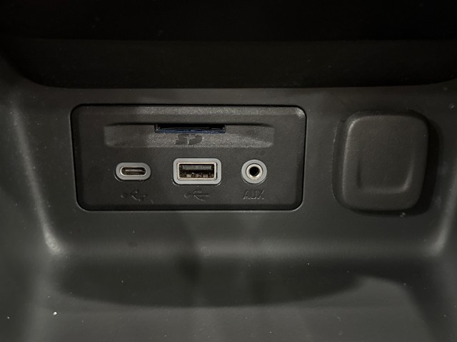 Vehicle image 46 of 50