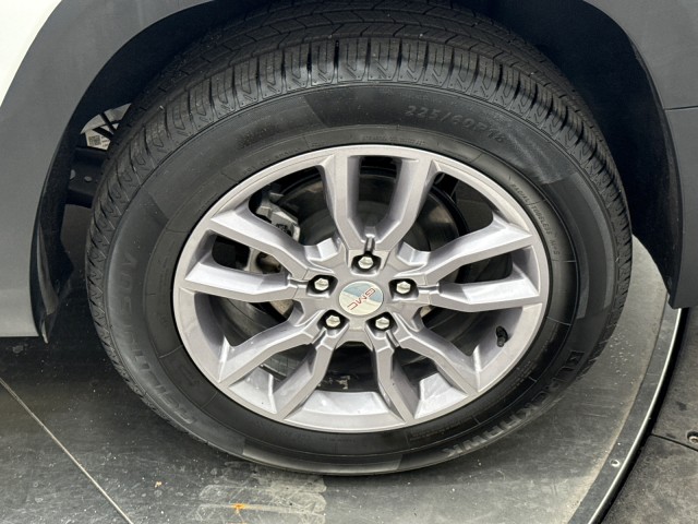 Vehicle image 11 of 50
