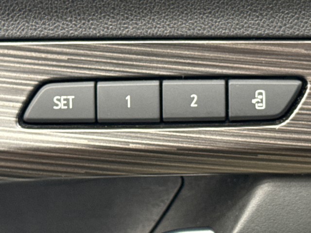 Vehicle image 34 of 50