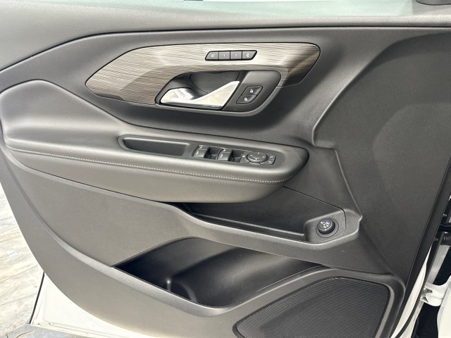 Vehicle image 31 of 50