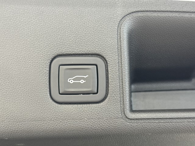 Vehicle image 37 of 50
