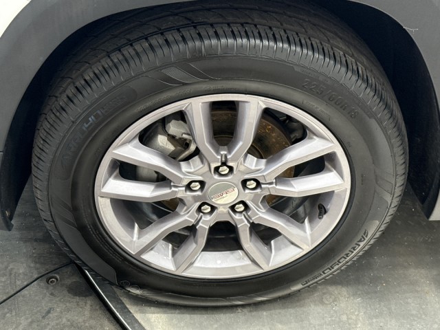 Vehicle image 10 of 50