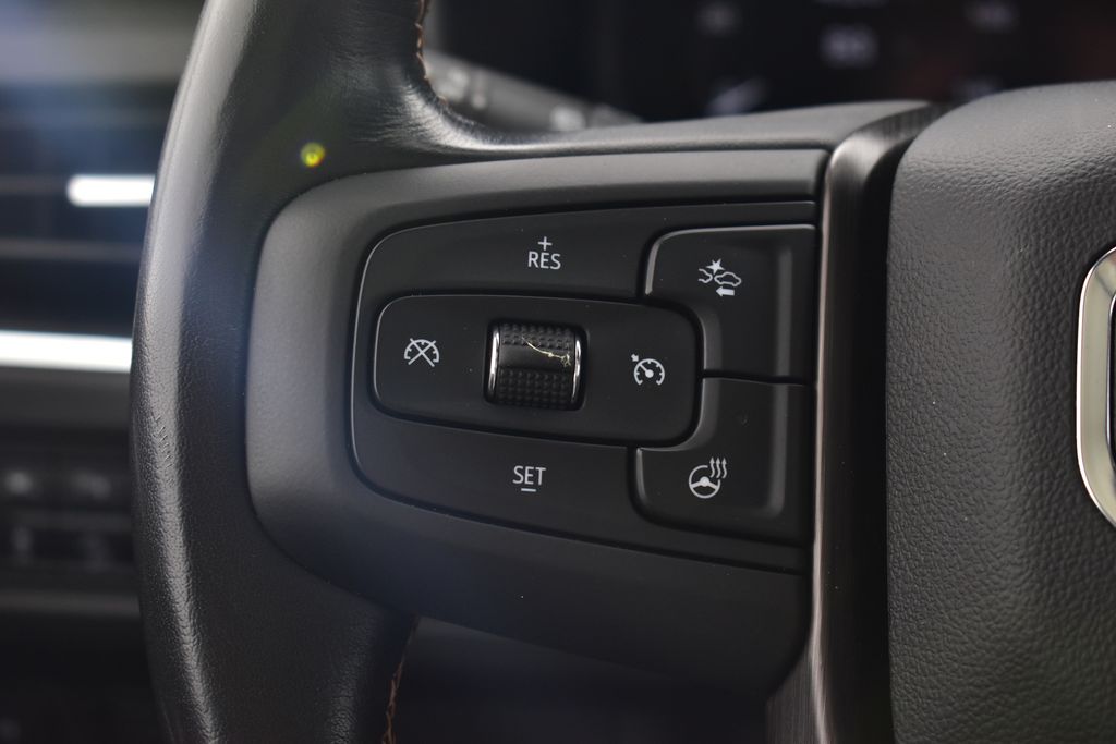 Vehicle image 36 of 40