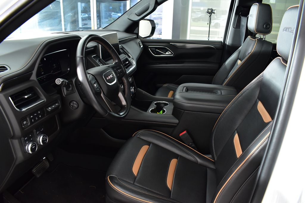 Vehicle image 18 of 40