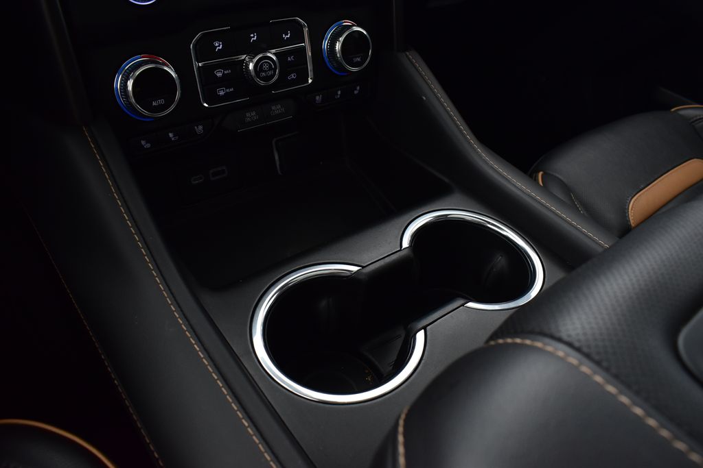 Vehicle image 23 of 40