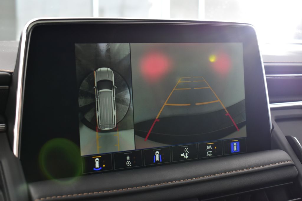 Vehicle image 21 of 40