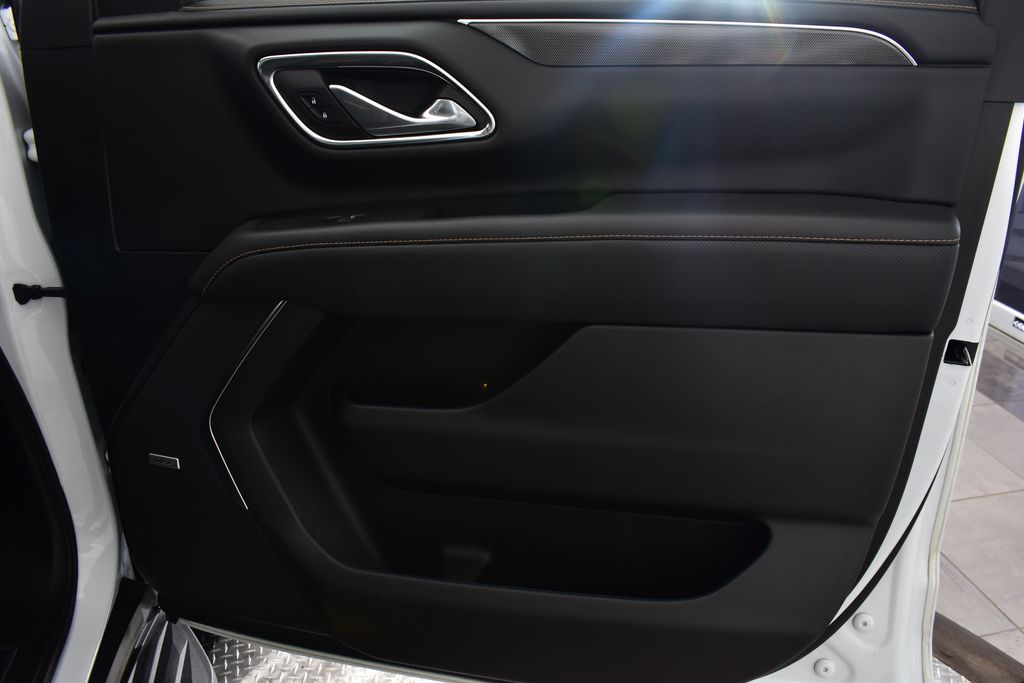 Vehicle image 28 of 40