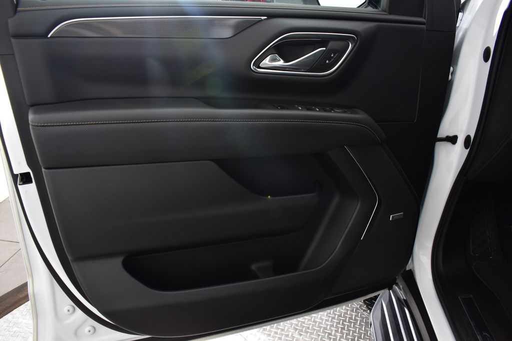 Vehicle image 25 of 40