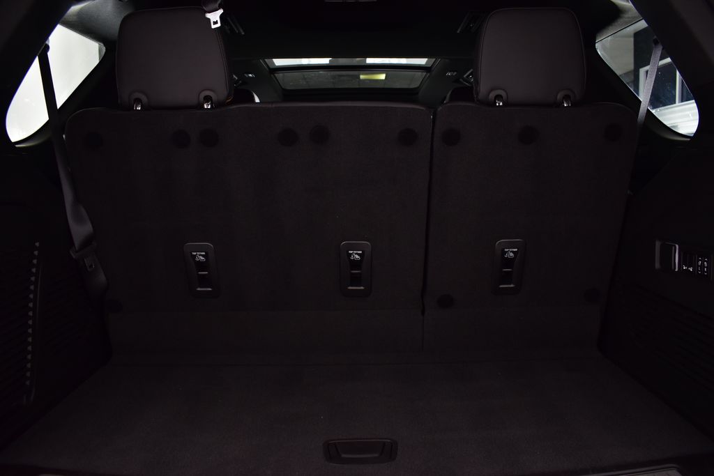 Vehicle image 10 of 40