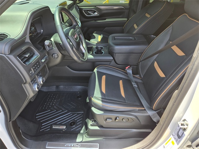 Vehicle image 18 of 33