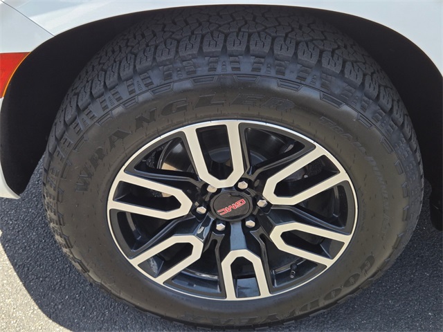 Vehicle image 9 of 33