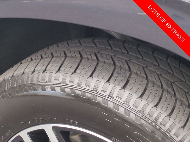 Vehicle image 12 of 44