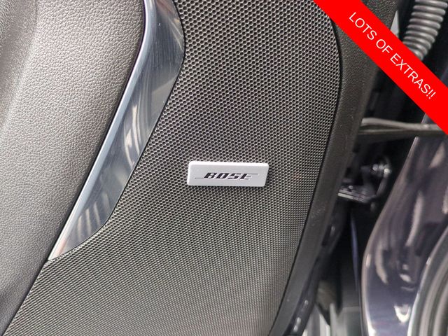 Vehicle image 33 of 44