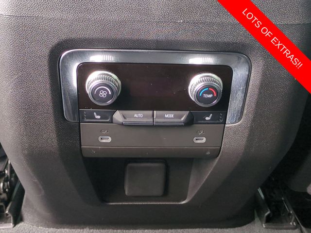Vehicle image 41 of 44