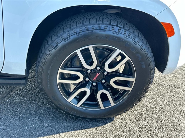 Vehicle image 5 of 28