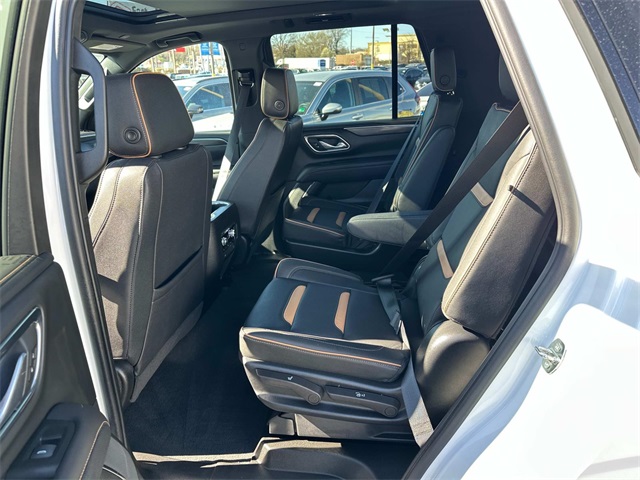 Vehicle image 15 of 28