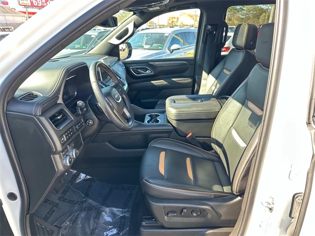 Vehicle image 12 of 28