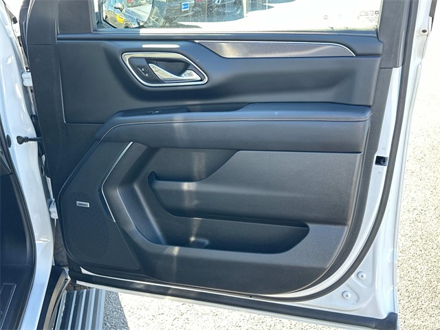 Vehicle image 6 of 28