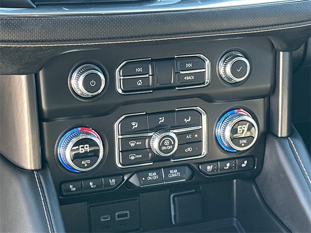 Vehicle image 20 of 28