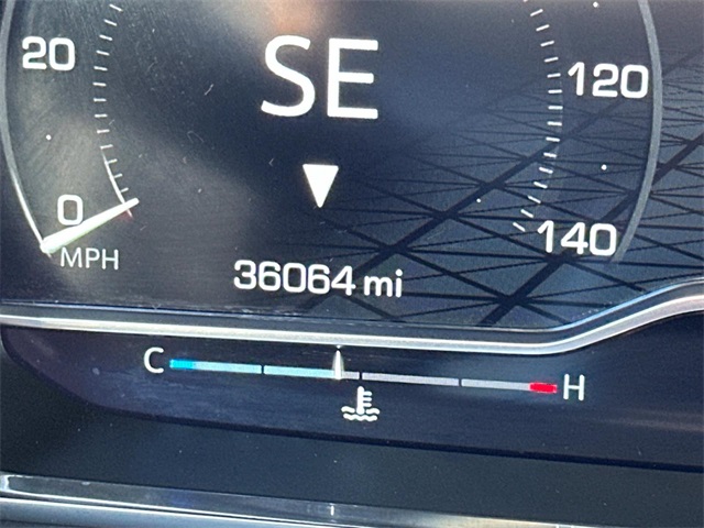 Vehicle image 27 of 28