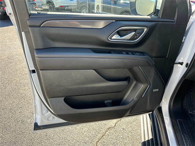 Vehicle image 11 of 28