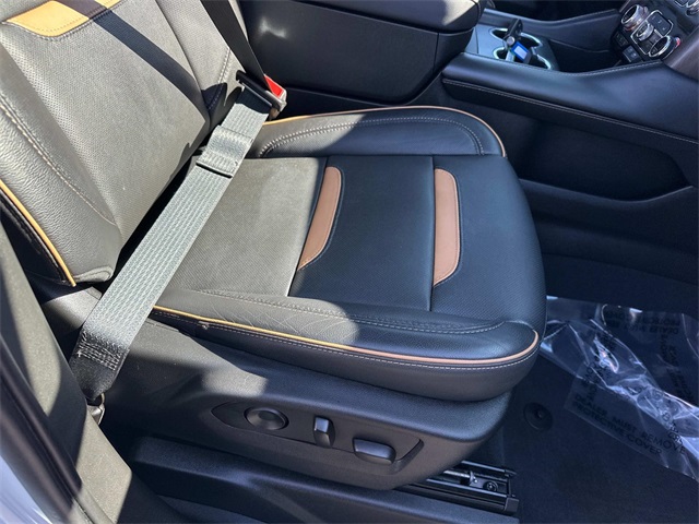 Vehicle image 8 of 28