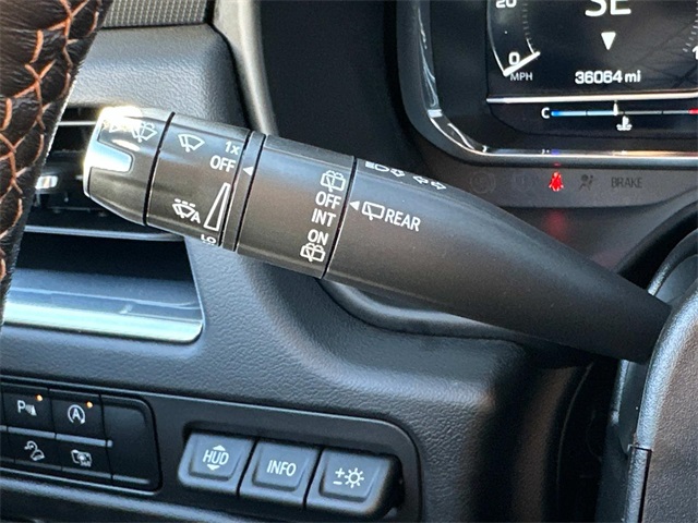 Vehicle image 24 of 28