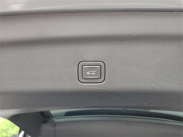 Vehicle image 23 of 35