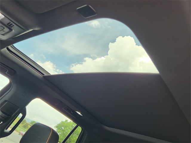 Vehicle image 28 of 35