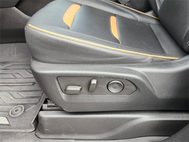 Vehicle image 17 of 35