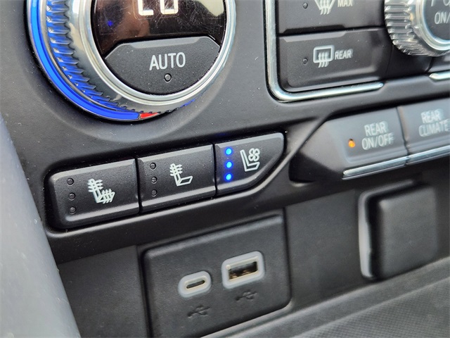 Vehicle image 32 of 35