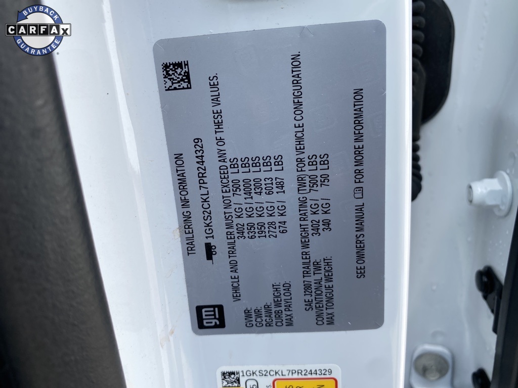 Vehicle image 32 of 46