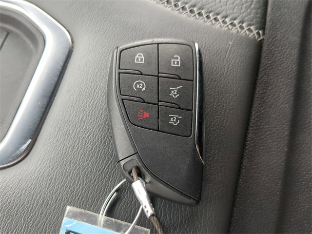 2023 GMC Yukon Denali Image 26 of 35