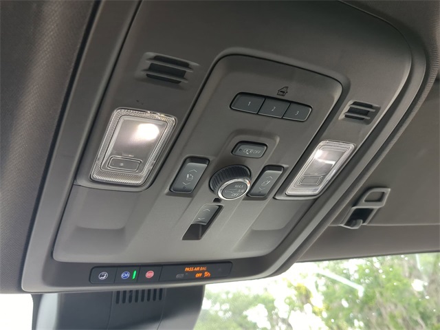 2023 GMC Yukon Denali Image 31 of 35