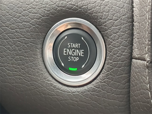 2023 GMC Yukon Denali Image 29 of 35