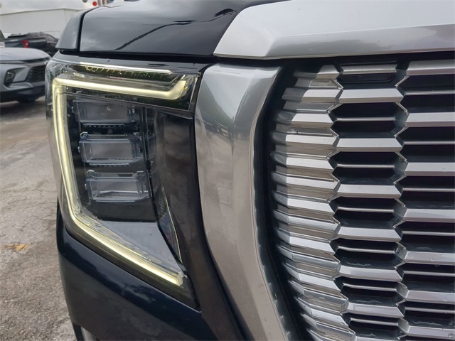 2023 GMC Yukon Denali Image 34 of 35